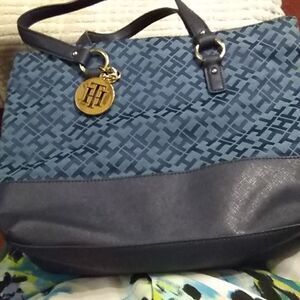 Tommy Hilfiger purse 